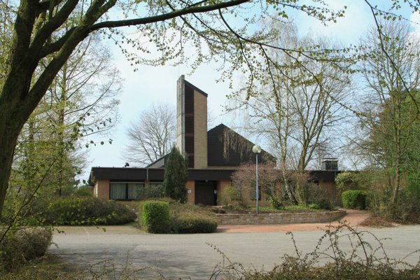 Die katholische Kirche St. Franziskus in Wersen ist dem Heiligen Franz von Assisi geweiht und wurde am 7. Oktober 1978 feierlich eingeweiht.